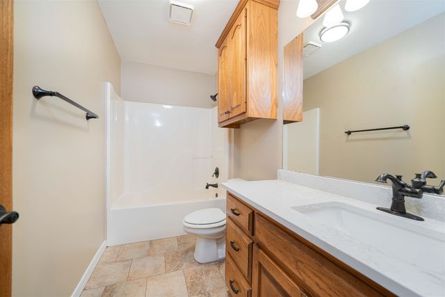 209 Lakewood Drive, Longview, TX 75604