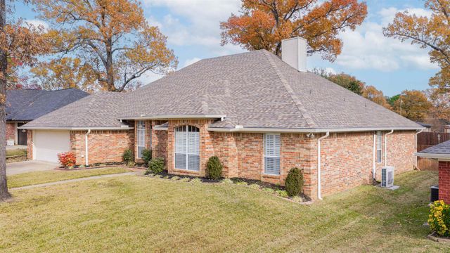 209 Lakewood Drive, Longview, TX 75604