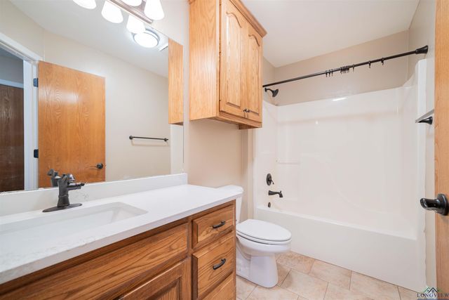 209 Lakewood Drive, Longview, TX 75604