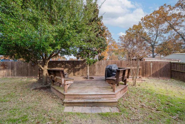 209 Lakewood Drive, Longview, TX 75604