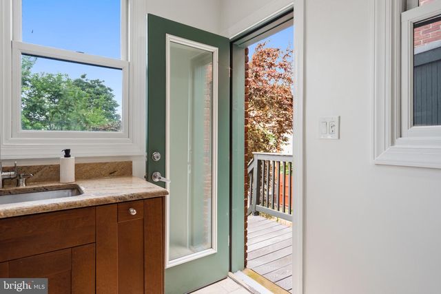 5018 3RD ST NW, Washington, DC 20011