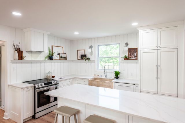 921 Lemont Ct, Nashville, TN 37216