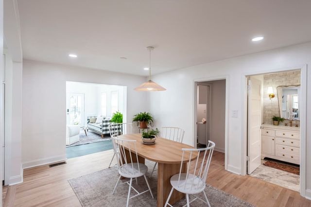 921 Lemont Ct, Nashville, TN 37216