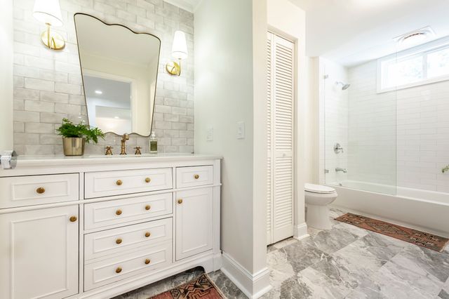 921 Lemont Ct, Nashville, TN 37216