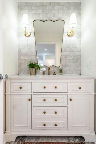 921 Lemont Ct, Nashville, TN 37216