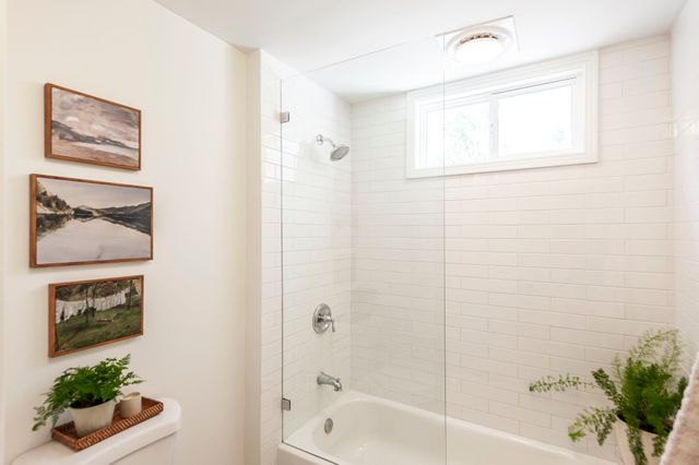 921 Lemont Ct, Nashville, TN 37216