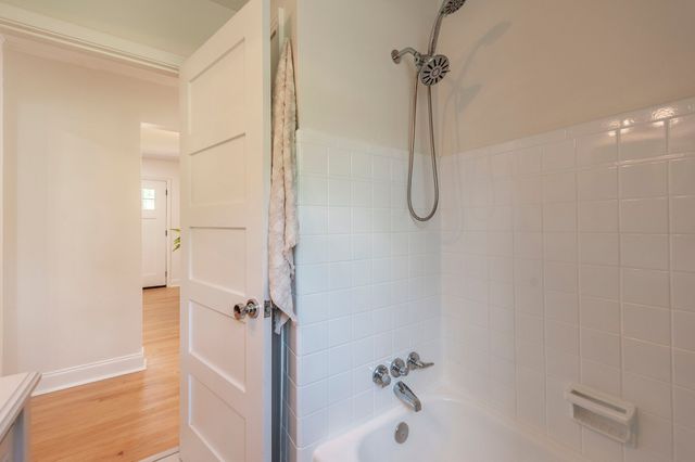 921 Lemont Ct, Nashville, TN 37216