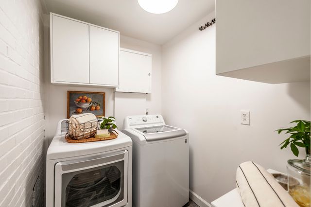 921 Lemont Ct, Nashville, TN 37216