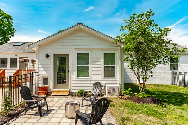 921 Lemont Ct, Nashville, TN 37216