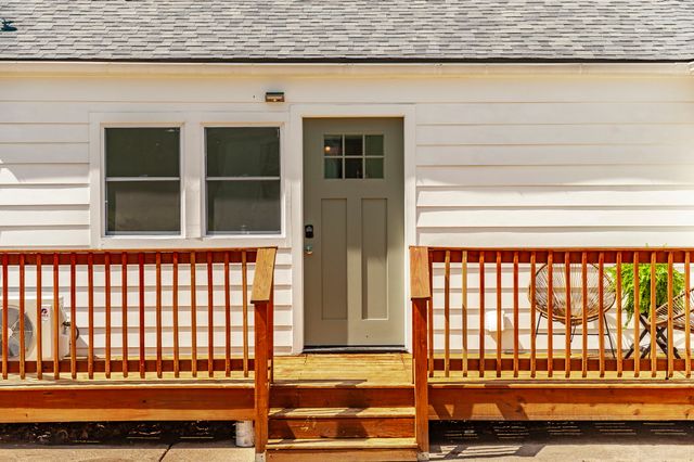 921 Lemont Ct, Nashville, TN 37216