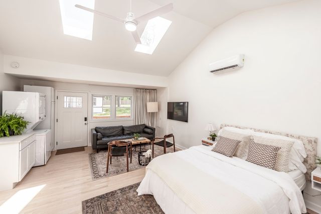 921 Lemont Ct, Nashville, TN 37216