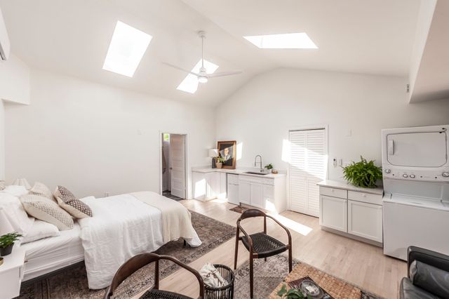 921 Lemont Ct, Nashville, TN 37216