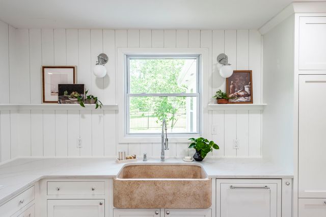 921 Lemont Ct, Nashville, TN 37216