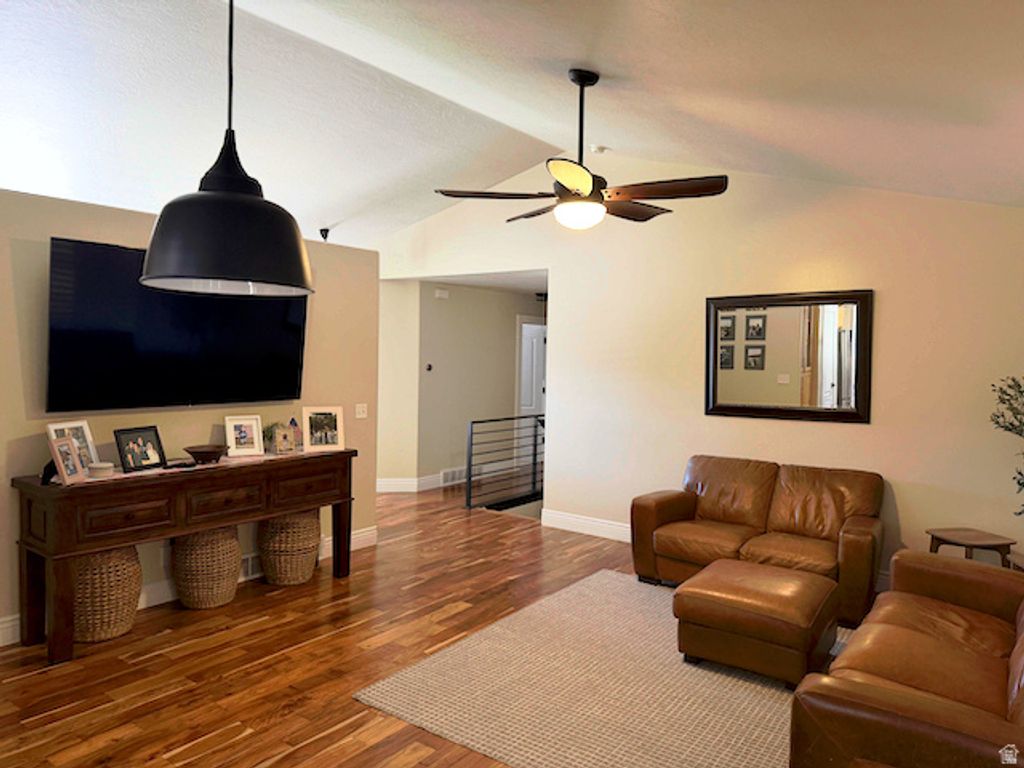 9428 S SID CIR, South Jordan, UT 84009 — photo 3