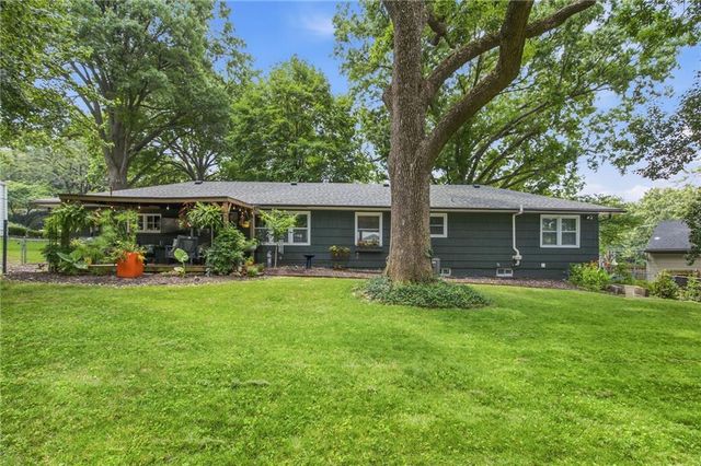5408 W 65th Place, Prairie Village, KS 66202