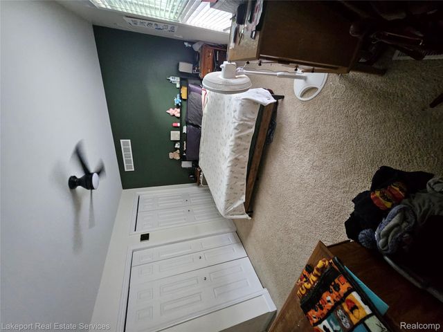 4231 Pine Grove Avenue, Fort Gratiot Charter Township, MI 48059