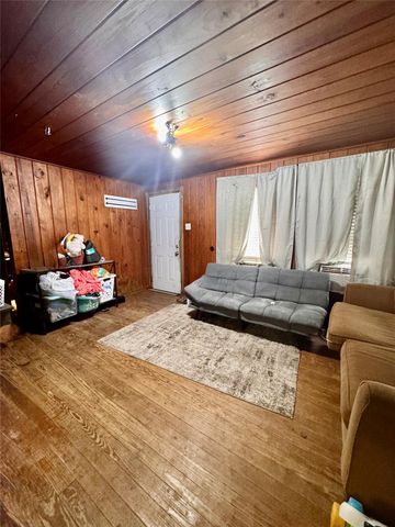 19358 Bull Road, Brazoria, TX 77422