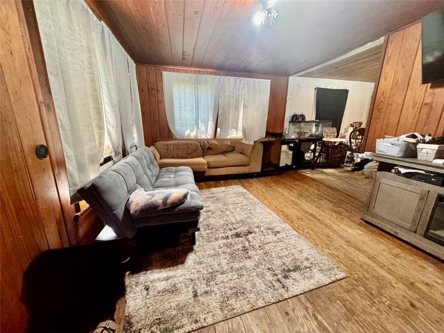 19358 Bull Road, Brazoria, TX 77422