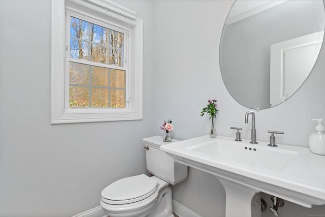 450 James Farm Road, Stratford, CT 06614