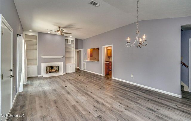 114 River Place, Jackson, MS 39211