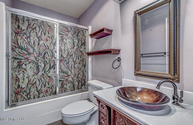 114 River Place, Jackson, MS 39211
