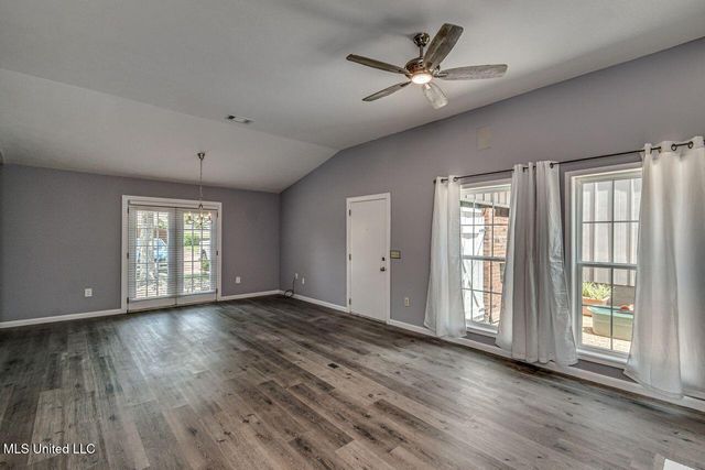 114 River Place, Jackson, MS 39211