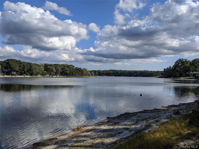 215 Lakeside Trail, Ridge, NY 11961