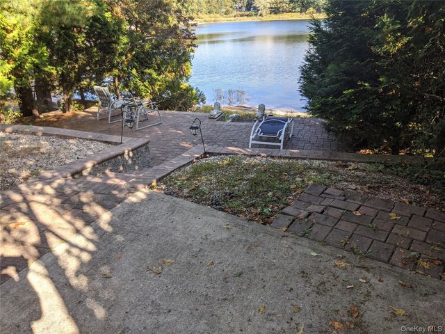 215 Lakeside Trail, Ridge, NY 11961