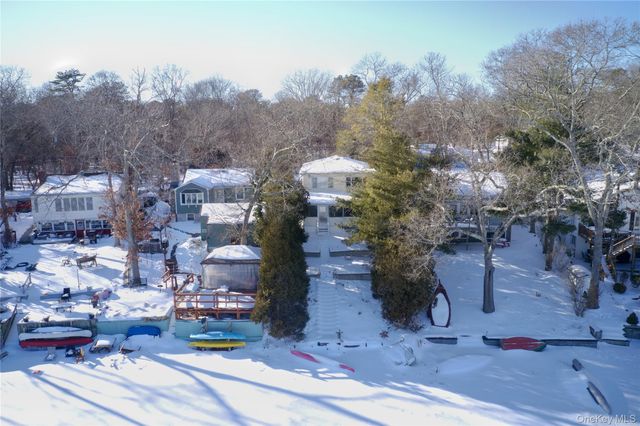 215 Lakeside Trail, Ridge, NY 11961