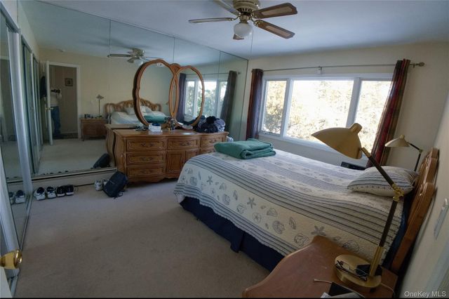 215 Lakeside Trail, Ridge, NY 11961