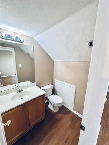 8814 Schick RD B, Austin, TX 78729