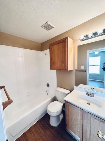 8814 Schick RD B, Austin, TX 78729