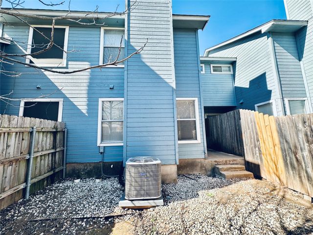 8814 Schick RD B, Austin, TX 78729