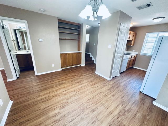 8814 Schick RD B, Austin, TX 78729