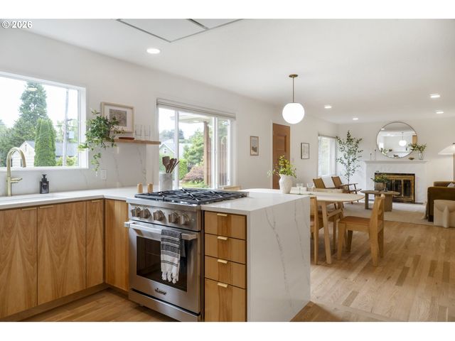 6345 Ne 35TH Pl, Portland, OR 97211