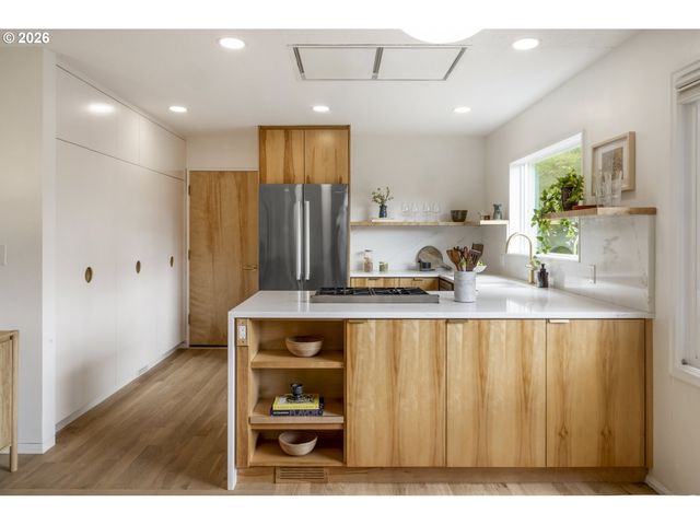6345 Ne 35TH Pl, Portland, OR 97211