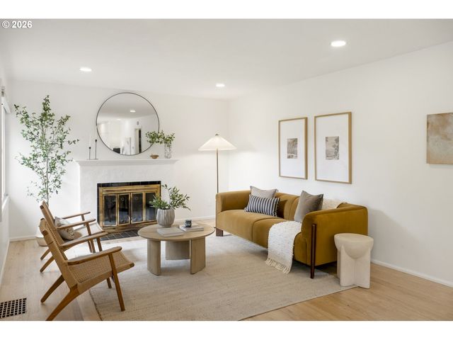 6345 Ne 35TH Pl, Portland, OR 97211