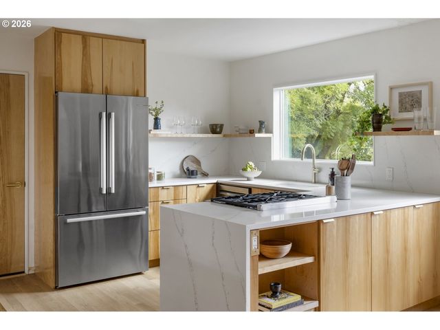 6345 Ne 35TH Pl, Portland, OR 97211