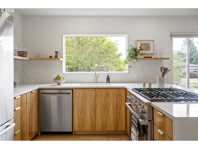 6345 Ne 35TH Pl, Portland, OR 97211