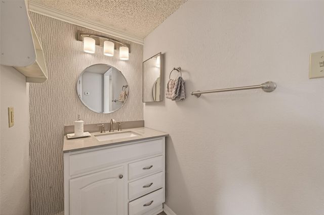 1516 Bay Area Boulevard H10, Houston, TX 77058