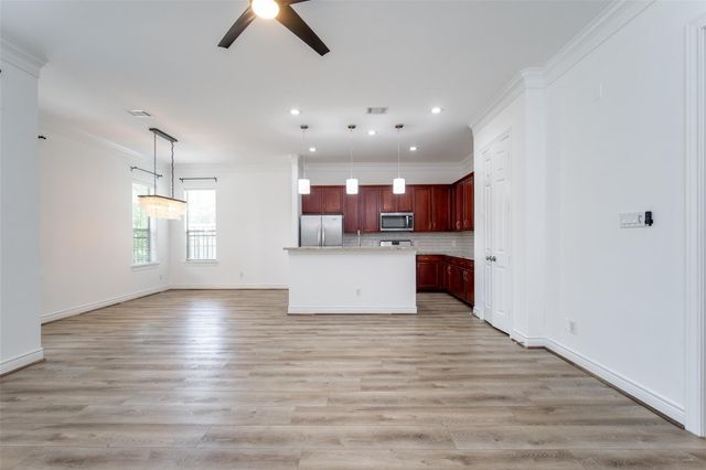 9147 Lago Crest Drive, Houston, TX 77054
