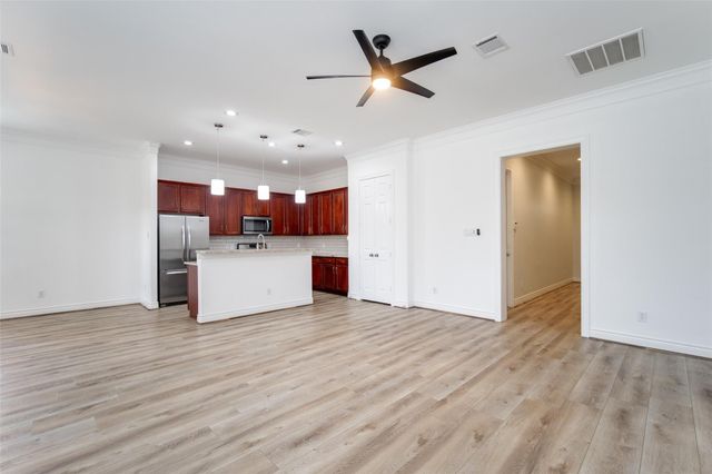 9147 Lago Crest Drive, Houston, TX 77054