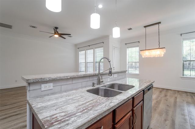 9147 Lago Crest Drive, Houston, TX 77054