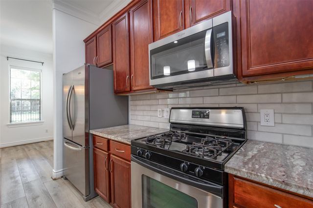 9147 Lago Crest Drive, Houston, TX 77054