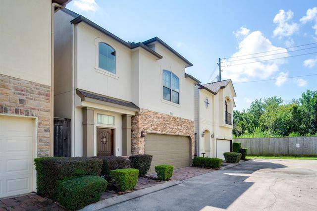 9147 Lago Crest Drive, Houston, TX 77054