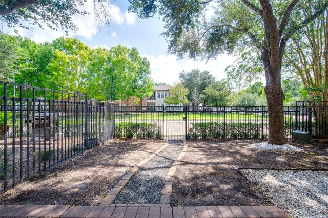 9147 Lago Crest Drive, Houston, TX 77054