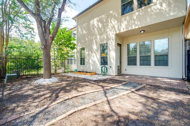 9147 Lago Crest Drive, Houston, TX 77054