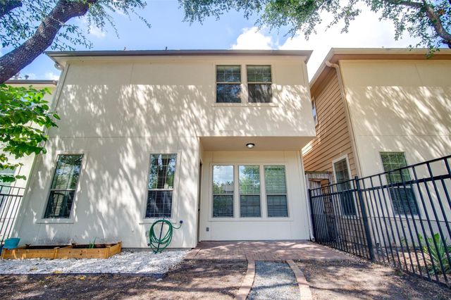 9147 Lago Crest Drive, Houston, TX 77054