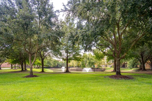 9147 Lago Crest Drive, Houston, TX 77054