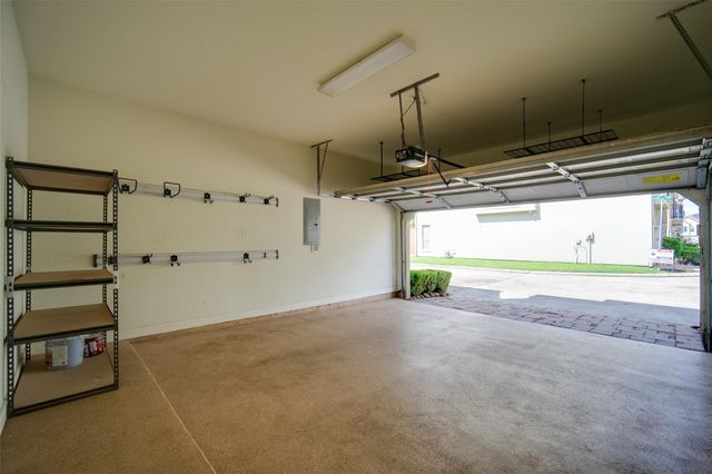 9147 Lago Crest Drive, Houston, TX 77054